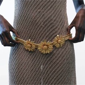 New Zara Metallic Gold Daisy Belt 4736/163 Size 30 32